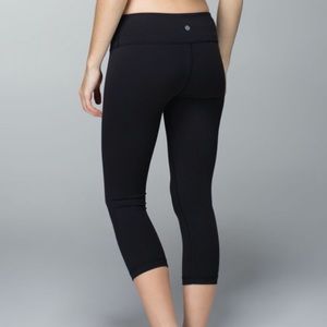 Lululemon Wunder Under Crop (size 6)